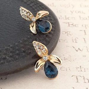 🖤 Navy Blue Flower Earrings